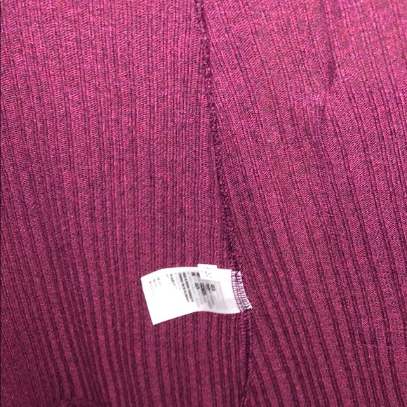 American Eagle Burgundy Cardigan SIZE XS-SM - Picture 5 of 5